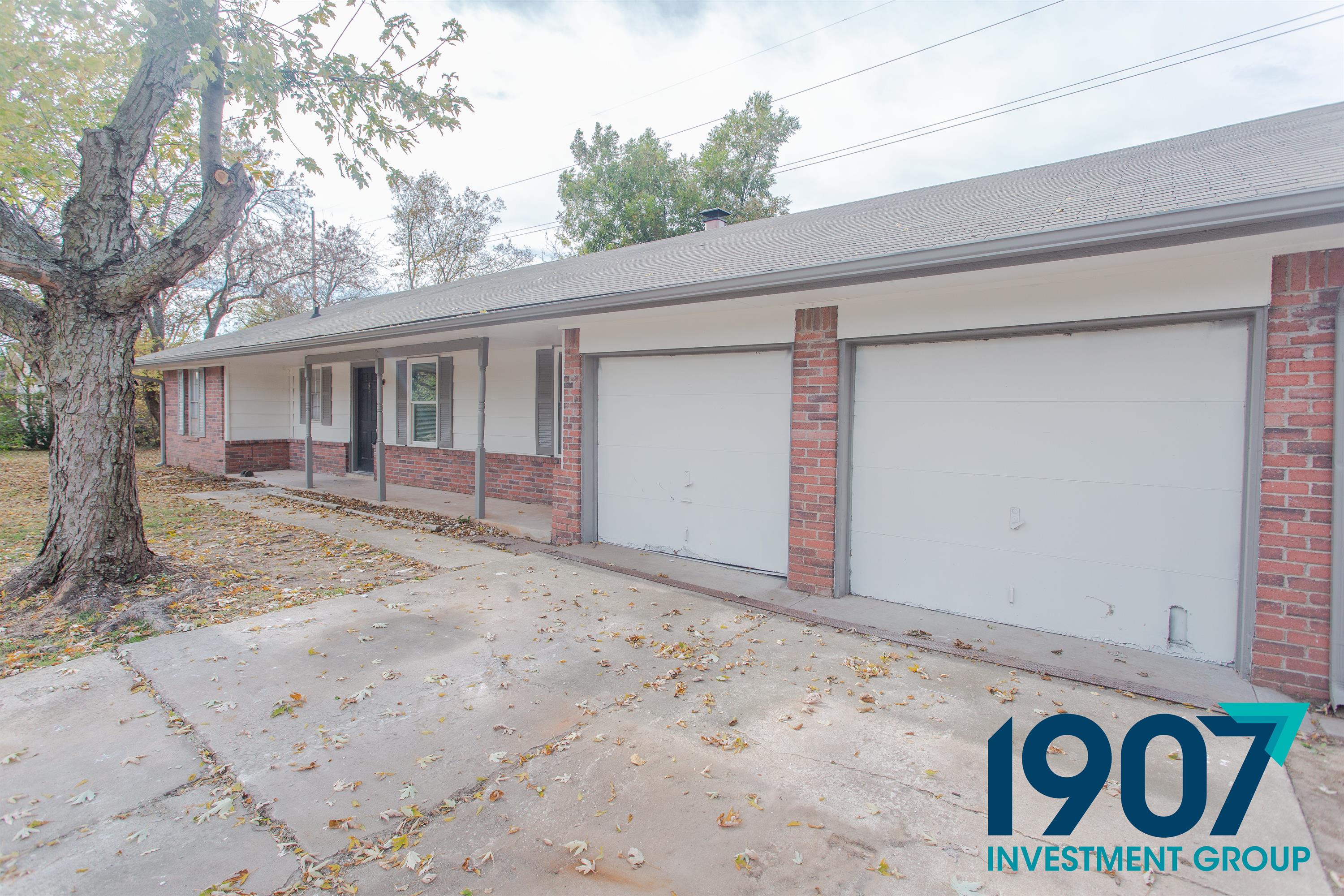 1524 Oakcliff Road